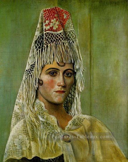Olga Kokhlova à la mantille 1917 Pablo Picasso Peintures à l'huile